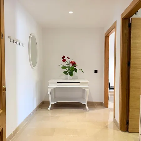 Stylish New Seaview With Pool