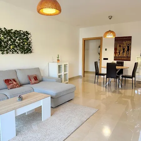 Stylish New Seaview With Pool